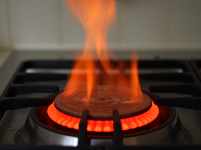 red hot iron stove element with NO FLAMES visible