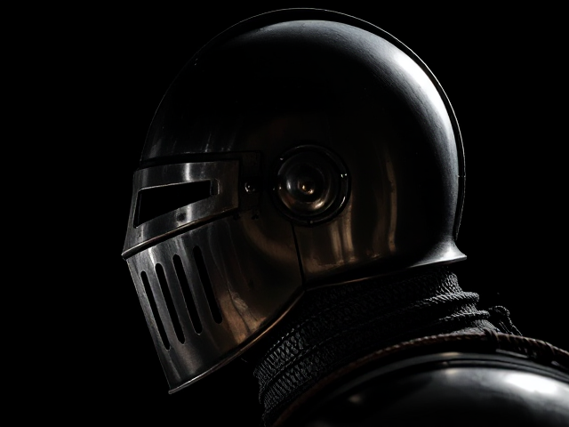 Metal on the head of a knight